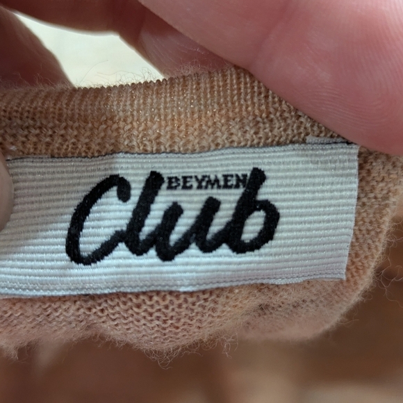 ✨3/$15 Club Beymen tan extrafine merino wool sheer lightweight sweater M - Picture 8 of 10